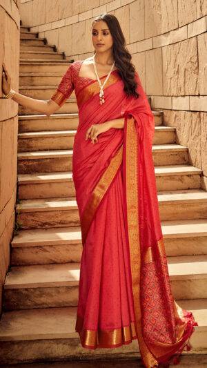 Red Patola Silk Saree With Blouse Piece